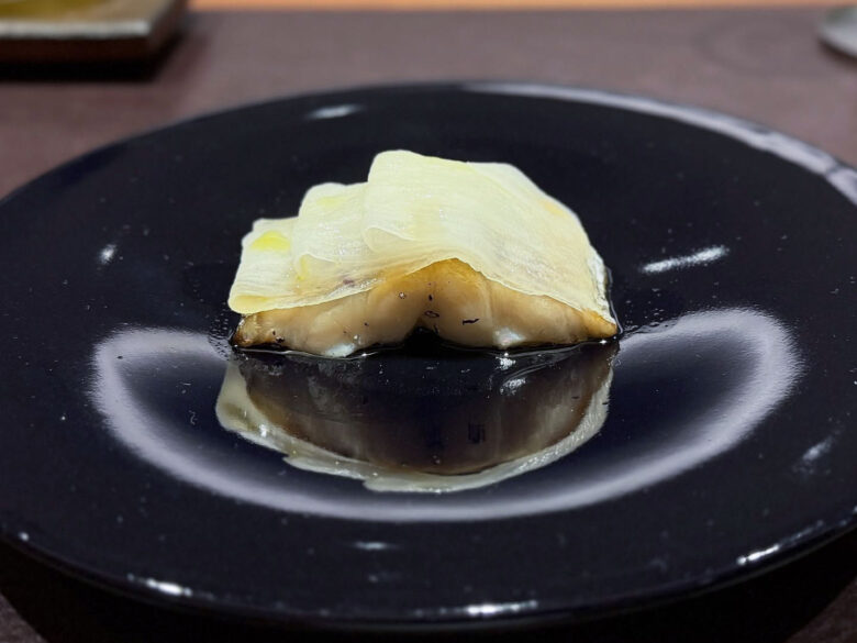 イルアオヤマさんから「炭焼きの太刀魚と長芋」